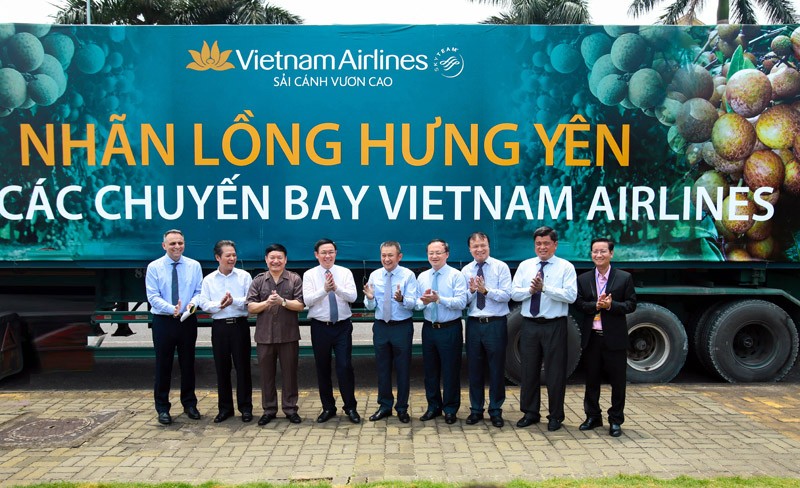 Thỏa thuận hợp tác giữa Vietnam Airlines và tỉnh Hưng Yên diễn ra dưới sự chứng kiến của Phó Thủ tướng Chính phủ Vương Đình Huệ và nhiều lãnh đạo Trung ương, địa phương.