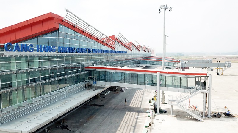 Sân bay Vân Đồn là sân bay được đầu tư hoàn toàn bằng vốn tư nhân đầu tiên của Việt Nam.