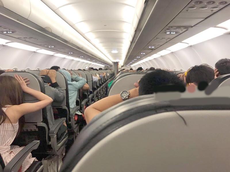 Hình ảnh hành khách chụp lại trên chuyến bay và đưa lên mạng xã hội.