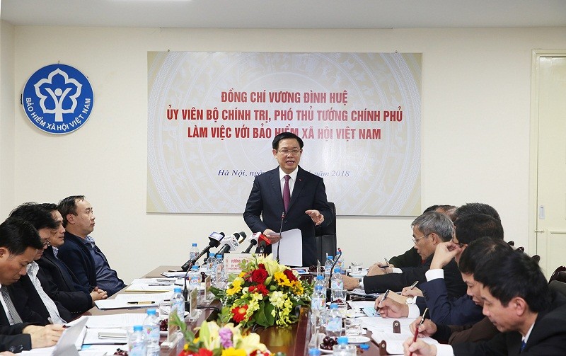 Phó Thủ tướng Vương Đình Huệ làm việc với BHXH Việt Nam.