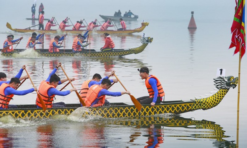 Lễ hội Bơi chải Thuyền rồng Hà Nội mở rộng được tổ chức lần đầu vào năm 2018.