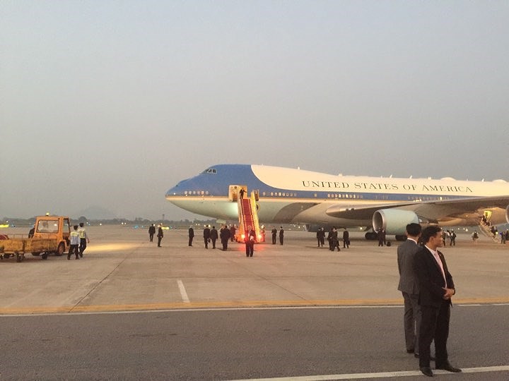 Chuyên cơ Air Force One của Mỹ đưa Tổng thống Trump hạ cánh xuống sân bay Nội Bài tháng 11/2017.