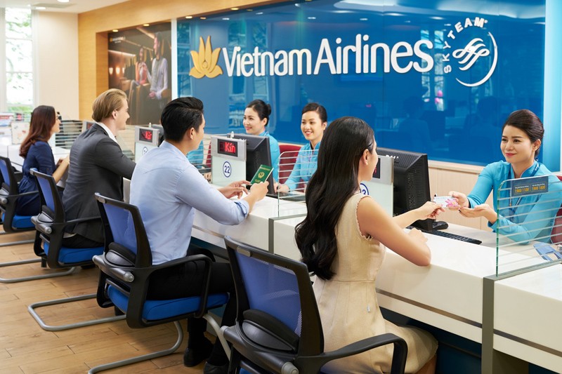 Chương trình khuyến mãi “Chào hè” của Vietnam Airlines với giá vé khứ hồi quốc tế chỉ từ 9 USD (tương đương 209.000 đồng); giá vé một chiều cho hành trình nội địa chỉ từ 299.000 đồng.