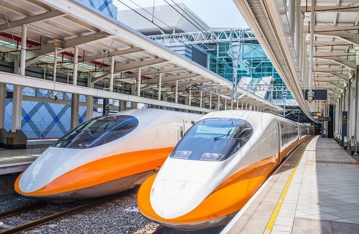Bộ GTVT dự kiến sau năm 2026 sẽ ưu tiên vốn cho đường sắt, trong đó có tuyến đường sắt tốc độ cao Bắc - Nam. Ảnh đường sắt cao tốc của Nhật Bản.
