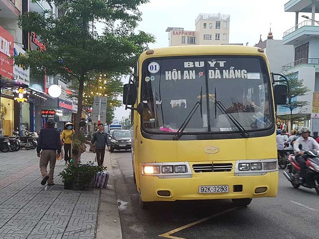 Một trong 5 tuyến buýt liền kề liên tỉnh Đà Nẵng - Quảng Nam bị đề xuất không cho hoạt động trong nội đô Đà Nẵng. Ảnh minh họa.