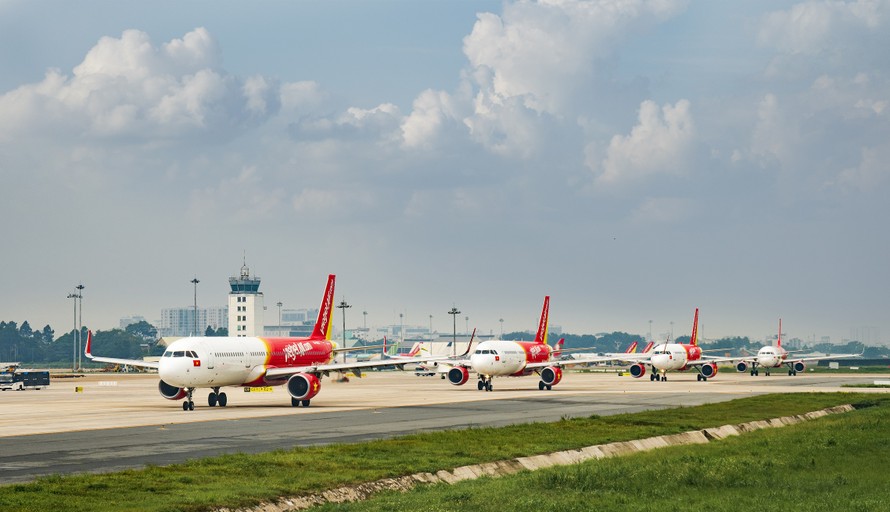 Vietjet công bố số lỗ trong 6 tháng đầu năm từ hoạt động hàng không hơn 2.000 tỷ đồng.
