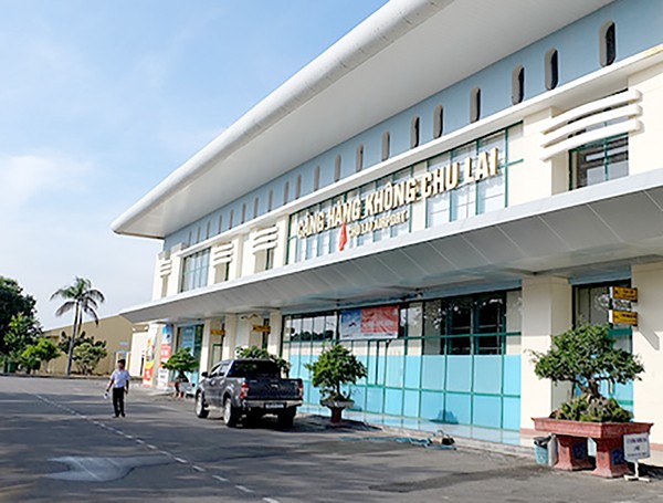Sân bay Chu Lai phải kéo dài thời gian đóng cửa do nhà ga và nhiều thiết bị bị hư hỏng do bão số 9. Ảnh minh hoạ.