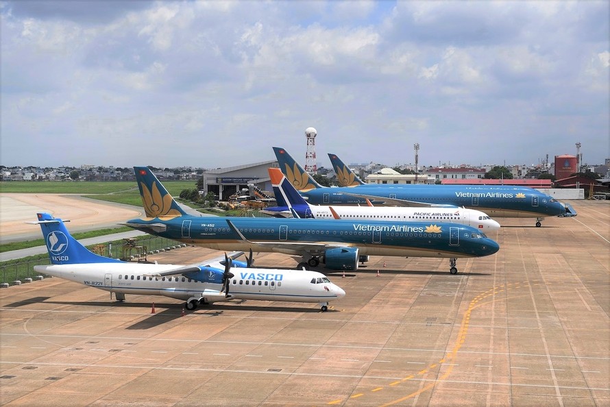 Hàng loạt chuyến bay đi/đến một số sân bay khu vực Nam Trung Bộ phải huỷ do ảnh hưởng của bão số 10.