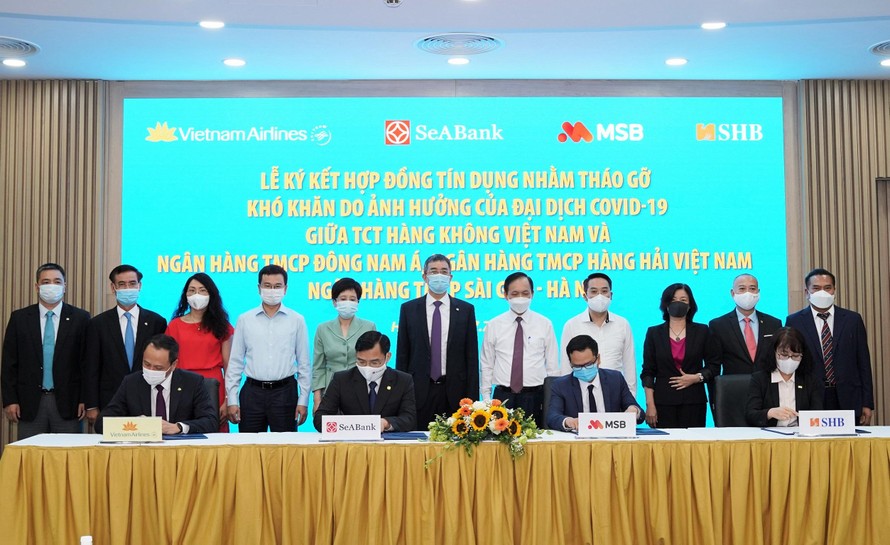 Gói vay tái cấp vốn từ nhà nước cho Vietnam Airlines vượt qua khó khăn dịch COVID-19 chính thức được ký hợp đồng giải ngân.