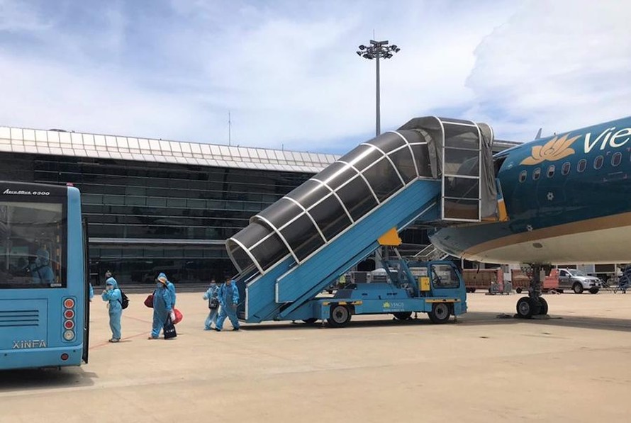Đề xuất tạm dừng bay chở khách Hà Nội – TPHCM và các địa phương Chỉ thị 16.