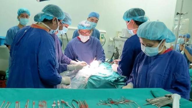 Phẫu thuật nội soi nền sọ qua mũi mở ra những hy vọng mới cho người bệnh không may bị u não và các bệnh lý sọ não. Ảnh: BV Việt - Đức
