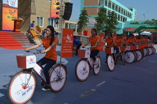 Đoàn xe đạp diễu hành tuyên truyền về hoạt động tự nguyện hiến mô, tạng