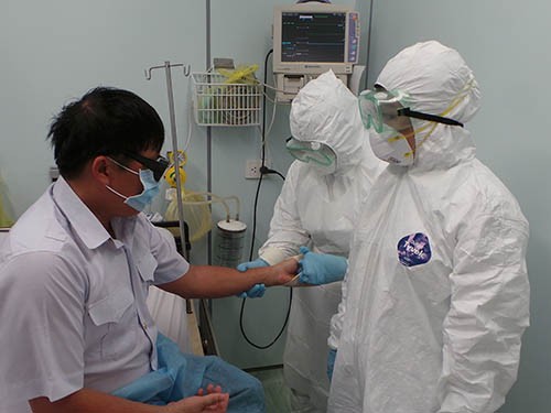 Diễn tập phòng chống dịch Ebola tại sân bay quốc tế Tân Sơn Nhất (TP Hồ Chí Minh). Ảnh: Internet