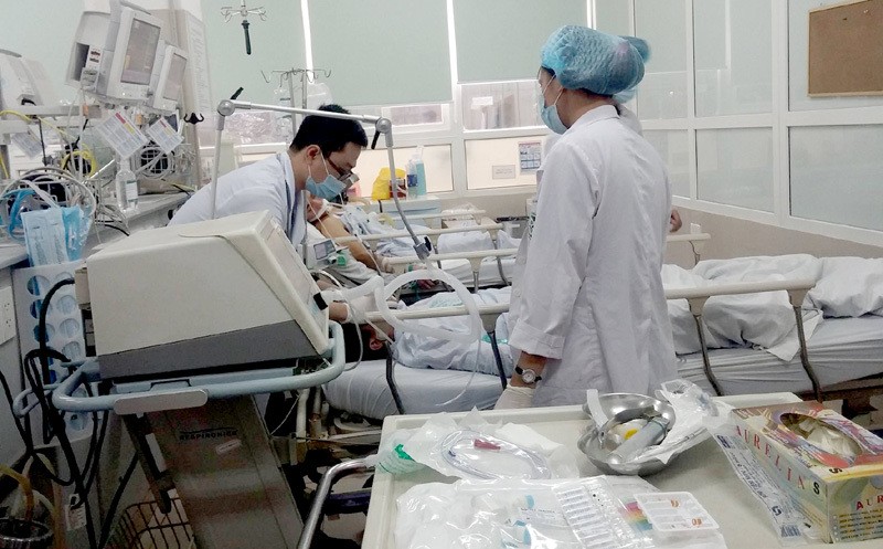 Điều trị cho bệnh nhân bị đột quỵ tại Bệnh viện Bạch Mai, Hà Nội. Ảnh: Internet