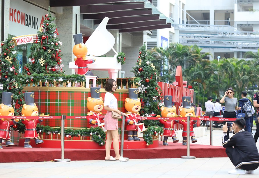 Trung tâm thương mại, siêu thị Hà Nội trang hoàng đón mùa Giáng sinh