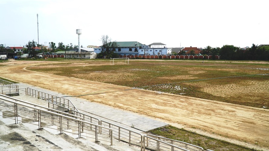 Trung tâm Văn hóa Thể thao Thuận An (TT-Huế) chưa được nghiệm thu, bàn giao, đưa vào sử dụng sau 8 năm ì ạch xây dựng.