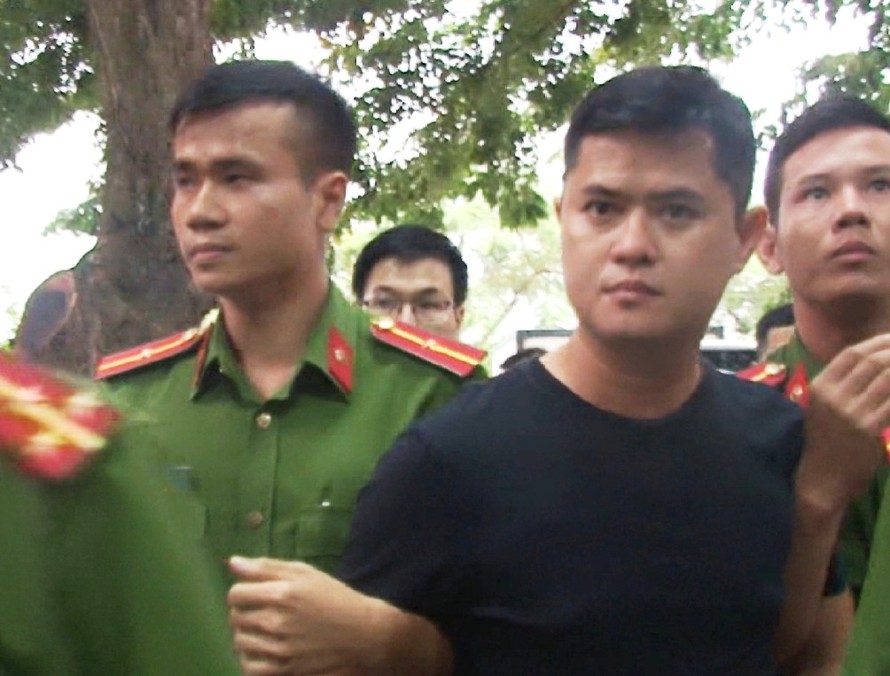 Công an bắt tạm giam bác sĩ Lê Quang Huy Phương về hành vi hiếp dâm và cố ý gây thương tích