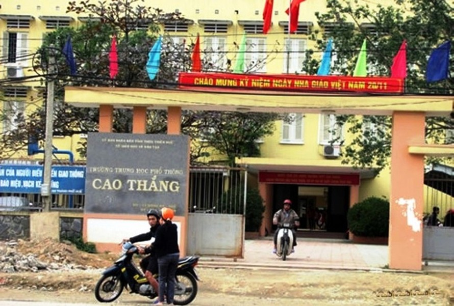 Trường THPT Cao Thắng vừa quyết định kỷ luật giáo viên thể dục vi phạm đạo đức nhà giáo
