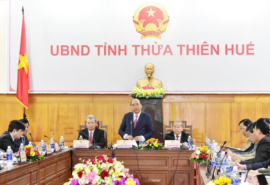Thủ tướng Chính phủ Nguyễn Xuân Phúc trong một lần làm việc với lãnh đạo tỉnh Thừa Thiên Huế (ảnh tư liệu)