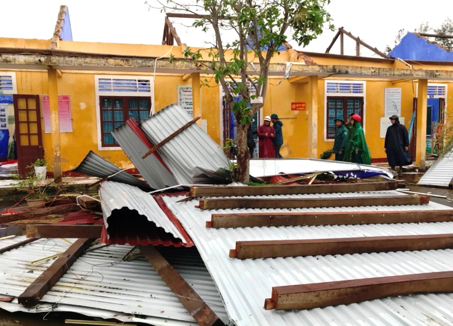Trường học tại Phú Thuận, Phú Vang (TT-Huế) tan hoang sau bão số 13.