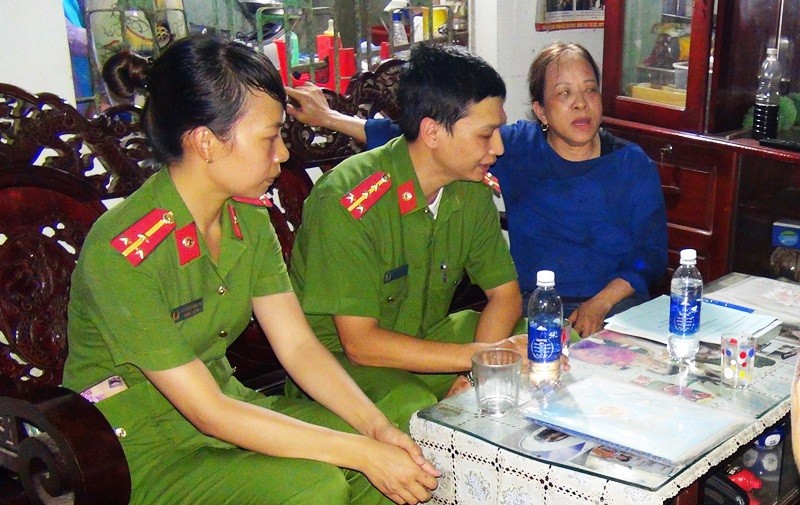 Cơ quan chức năng làm việc với bà Thuận