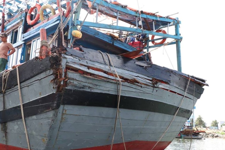 Tàu cá Quảng Nam vô cớ bị tấn công ở Hoàng Sa 