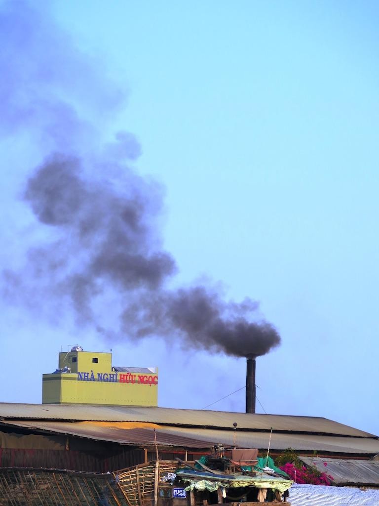 Khu công nghiệp Hoà Trung tập trung nhiều nhà máy chế biến thuỷ sản gây ô nhiễm môi trường