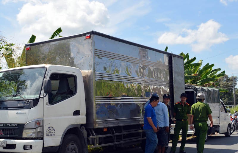 Cảnh sát kinh tế Cà Mau phát hiện lượng mỹ phẩm không rõ nguồn gốc vận chuyển trên địa bàn