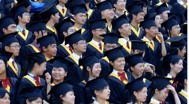 Sinh viên Trung Quốc trong lễ tốt nghiệp. (Nguồn: AFP)