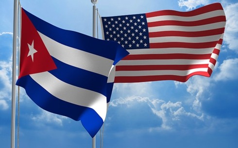 Ảnh minh họa: Quốc kỳ Mỹ và Cuba