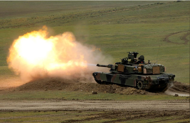 Xe tăng M1A2 Abrams của Mỹ. Ảnh: Reuters