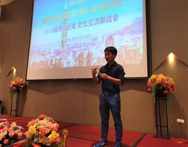 Anh Nguyễn Văn Mão giới thiệu ống hút tre tại Đài Loan (Trung Quốc) tháng 3/2019.