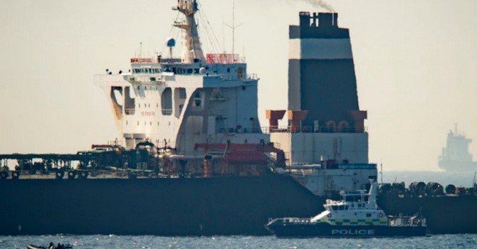 Ngoại trưởng Tây Ban Nha Josep Borrell cho rằng siêu tàu chở dầu MT Grace 1 đã bị bắt theo yêu cầu của Mỹ. Ảnh: Bloomberg