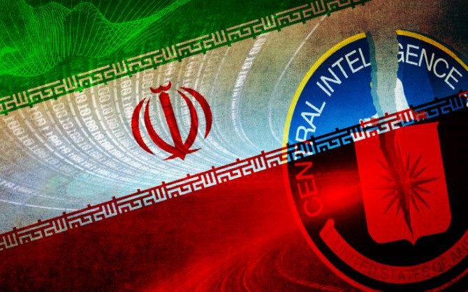 Hình cờ Iran và biểu tượng CIA. Ảnh: Yahoo.