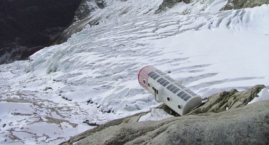 Ý sơ tán khẩn cấp vì 250.00 mét khối băng sắp sụp đổ
