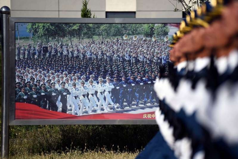 Binh sĩ Trung Quốc tập luyện cho lễ diễu binh chính thức ngày 1/10. Ảnh: Atlantic Media, Inc.