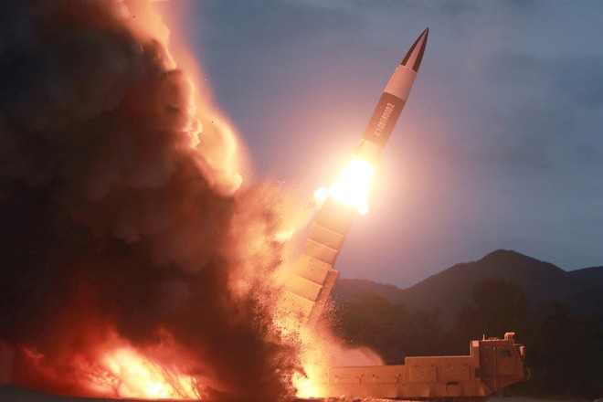 Một vụ phóng tên lửa đạn đạo của Triều Tiên. Ảnh: KCNA.