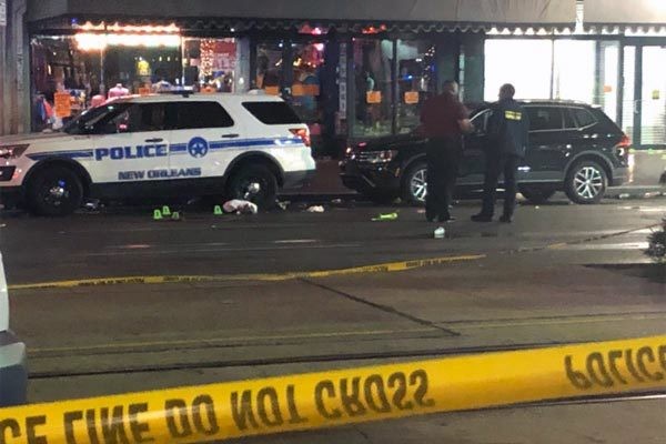 Hiện trường vụ xả súng ở khu French Quarter sáng sớm ngày 1/12. Ảnh: The Independent 