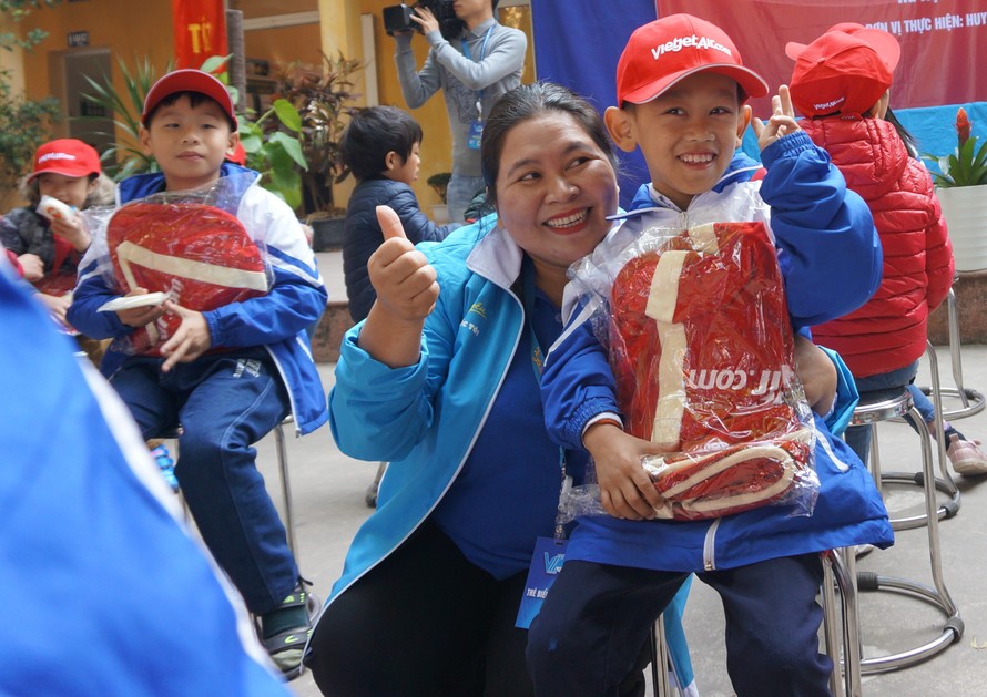 Mang tiếng cười đến trẻ khuyết tật trường Chuyên biệt Bình Minh