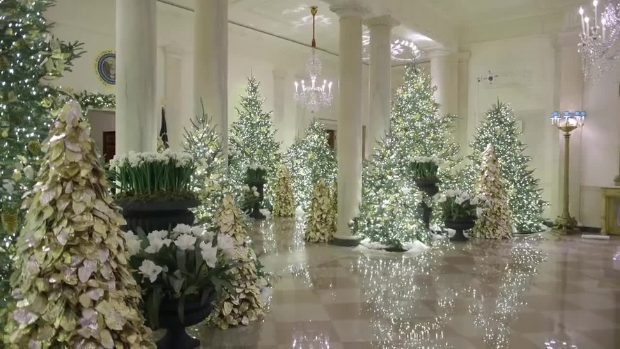 Phu nhân Tổng thống Mỹ trang trí Nhà Trắng đón Giáng sinh