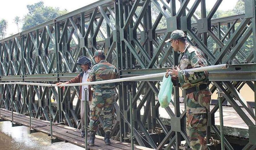 Một cây cầu Bailey được quân đội Ấn Độ xây dựng
