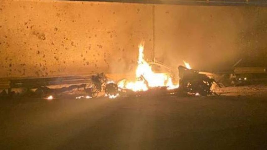 Xe ô tô bốc cháy sau vụ không kích do Mỹ tiến hành tại sân bay quốc tế thủ đô Baghdad, Iraq, ngày 3/1/2020. Ảnh: ANI new