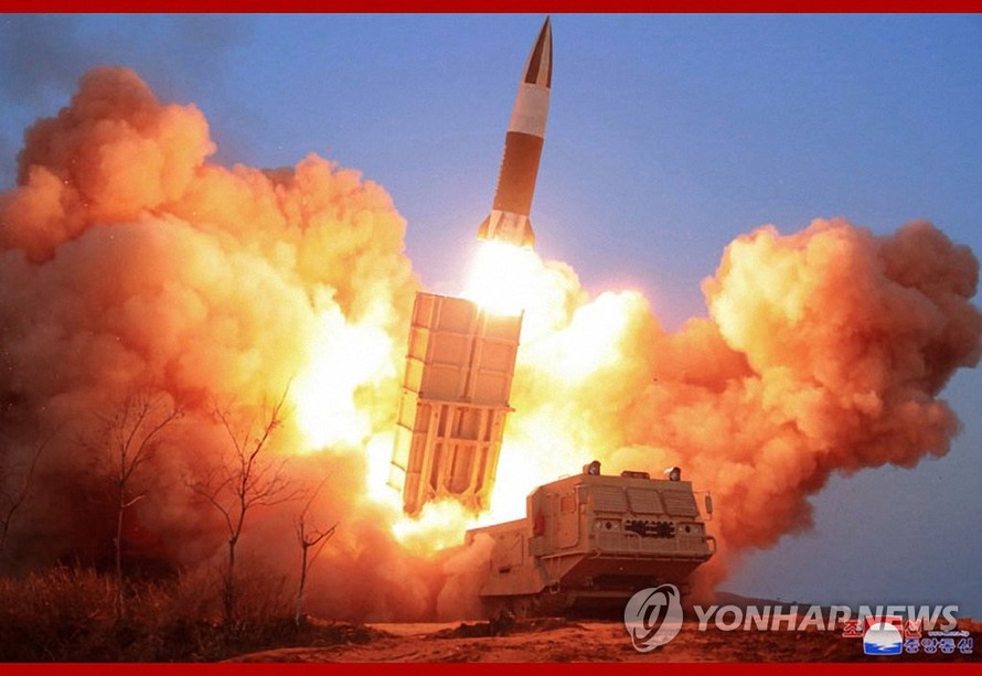 Hình ảnh về vụ phóng thử tên lửa dẫn đường ngày 21/3. Ảnh: Yonhap