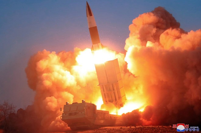 Hãng thông tấn KCNA ngày 22/3 công bố hình ảnh một cuộc phóng tên lửa của Triều Tiên. Ảnh: KCNA