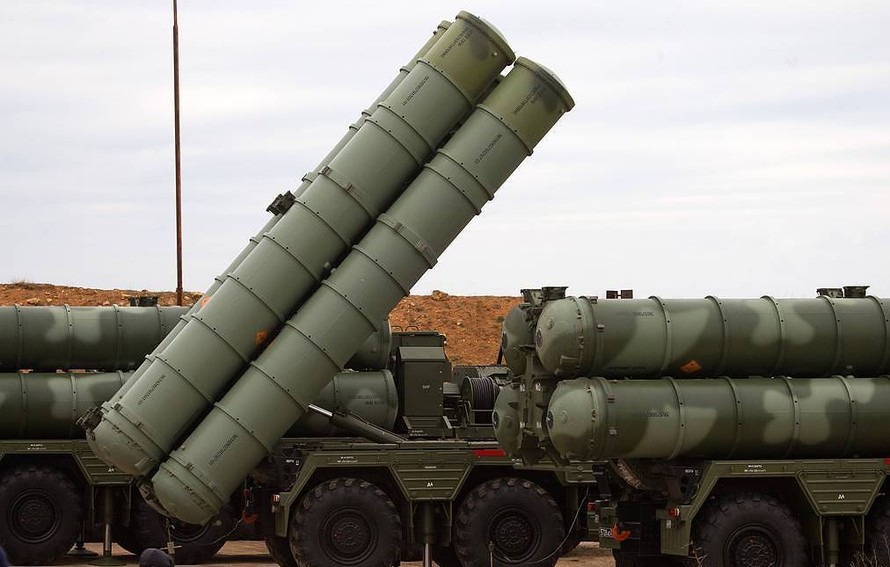 Hệ thống tên lửa phòng thủ S-400 của Nga sản xuất. Ảnh: Tass