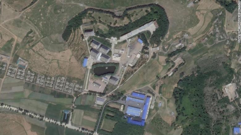 CƠ Sở hạt nhân bí mật nằm gần làng Wollo-ri, ở ngoại ô quận Mangyondae, phía tây Bình Nhưỡng. Ảnh vệ tinh