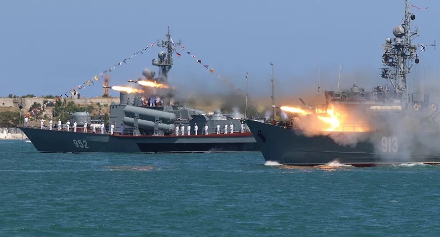 Một tàu của Hải quân Nga. Ảnh: Reuters