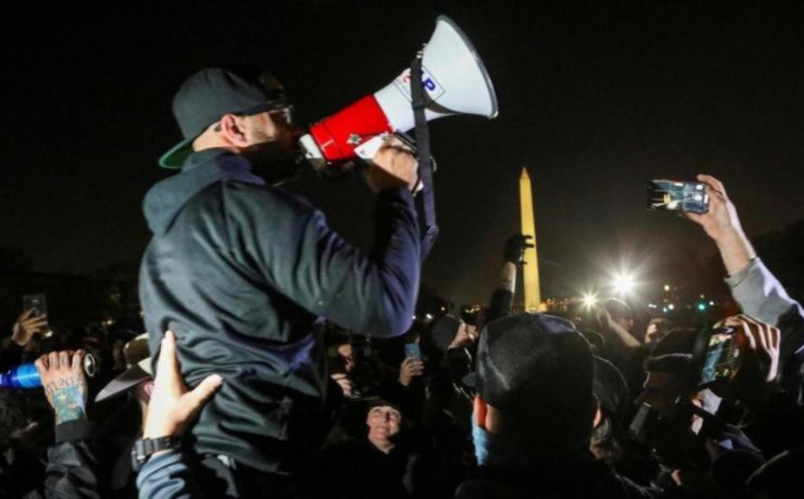 Một cuộc biểu tình phản đối kết quả bầu cử Tổng thống Mỹ ở Washington, DC, ngày 11/12/2020. Ảnh: REUTERS