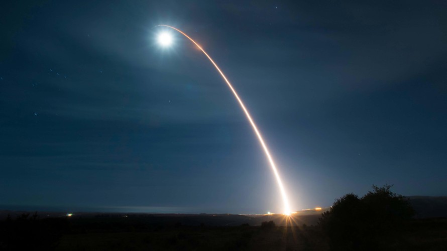 Một tên lửa Minuteman III được phóng thành công từ Căn cứ Không quân Vandenberg, California, vào tháng 2 năm 2020. Ảnh: Không quân Mỹ