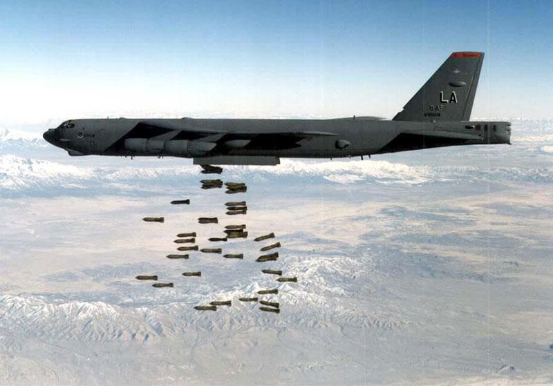 Máy bay ném bom hạt nhân Boeing B-52H Stratofortres